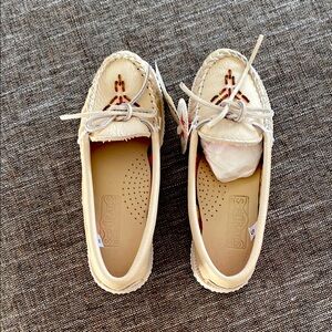 Women's Cream Leather Moccasins (Size 5)